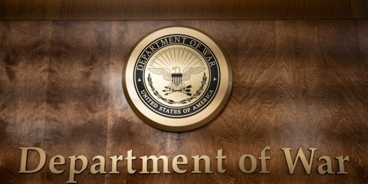 pentagonul-investigheaza-un-senator-care-a-cerut-armatei-sa-nu-respecte-ordinele-ilegale