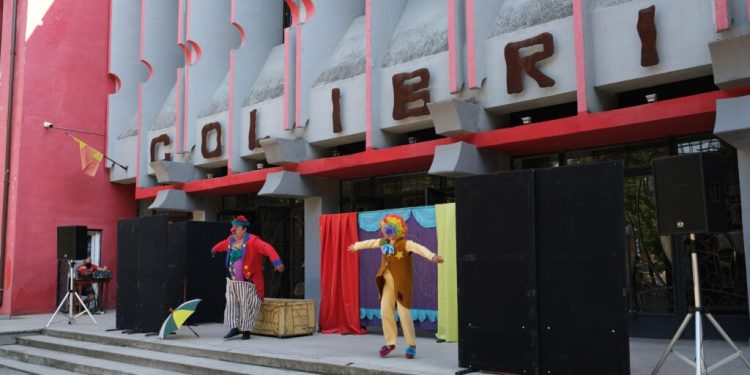 povesti-colibri,-pe-scena-si-la-targul-de-craciun-–-gazeta-de-sud