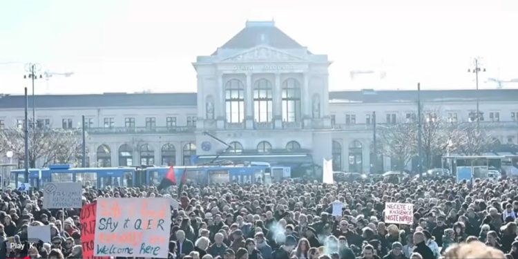 croatia-in-strada:-mii-de-persoane-au-protestat-fata-de-extrema-dreapta