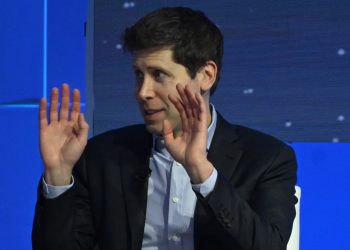 seful-openai-anunta-cod-rosu-din-cauza-progreselor-realizate-de-concurenti