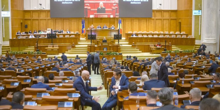 legea-prin-care-parlamentarii-sunt-obligati-sa-anunte-intalnirile-cu-terti,-promulgata