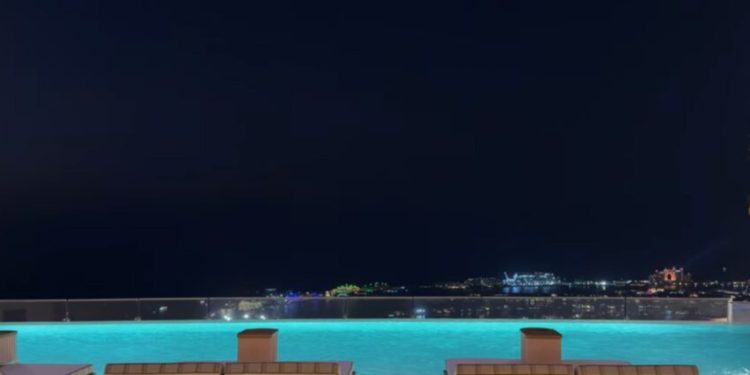 s-a-deschis-cel-mai-inalt-hotel-din-lume.-recordul-a-fost-neplanicat