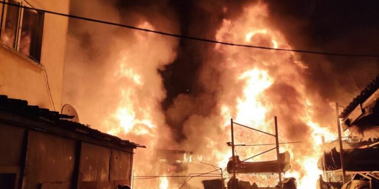 10-studenti-au-murit-intr-un-incendiu-la-un-restaurant-din-peru