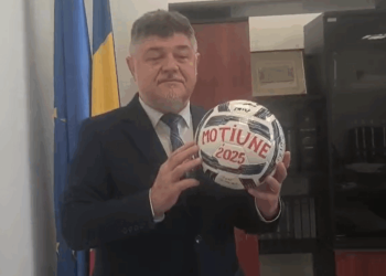 un-parlamentar-al-opozitiei-paseaza-„mingea-motiunii”-lui-sorin-grindeanu:-„da-ordin-parlamentarilor-psd-sa-voteze-motiunea-de-cenzura”