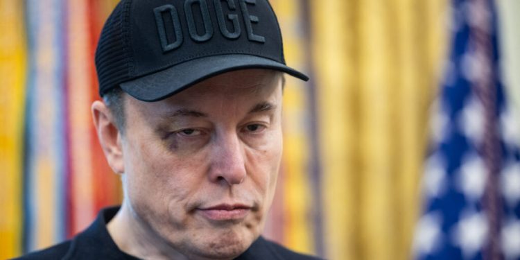 elon-musk-spune-ca-ue-ar-trebui-desfiintata,-iar-dmitri-medvedev-il-sustine.-cum-a-reactionat-ministrul-polonez-de-externe
