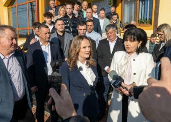 situatie-incredibila-intr-o-comuna-din-botosani:-dupa-tata-si-mama,-a-venit-randul-fiicei-sa-conduca-primaria