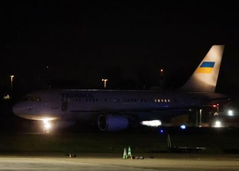 volodimir-zelenski-confirma-prima-declaratie-despre-dronele-militare-care-i-au-urmarit-avionul-prezidential-in-irlanda-–-hotnews.ro