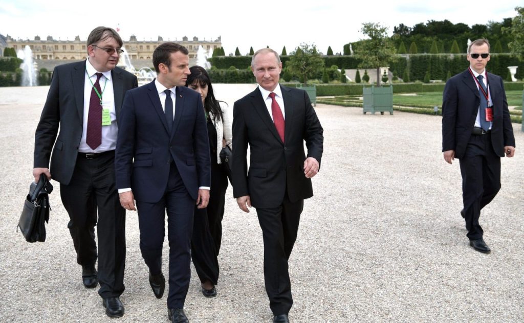 financial-times-dezvaluie-jocul-dublu-al-lui-macron.-franta-nu-vrea-sa-foloseasca-activele-ruse-blocate-in-bancile-sale