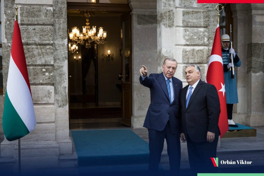 viktor-orban-lasa-in-ofsaid-ue-si-isi-securizeaza-livrarile-de-gaze.-dupa-trump-si-putin,-premierul-ungariei-bate-palma-si-cu-erdogan