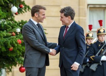 emmanuel-macron-i-a-vorbit-lui-nicusor-dan-in-limba-romana