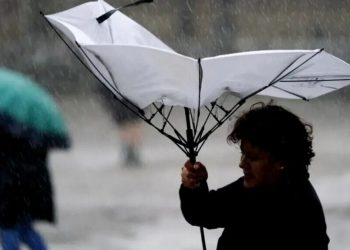 atentionare-de-calatorie-in-irlanda:-este-cod-rosu-de-vant-puternic