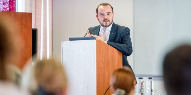 proiect:-cadrele-didactice-din-facultatile-de-medicina-si-farmacie-vor-ocupa-posturi-in-spitale-prin-concurs