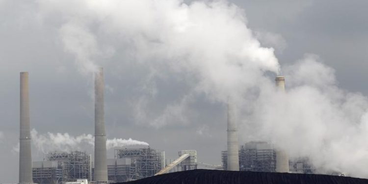 ue-a-ajuns-la-un-acord-pentru-reducerea-emisiilor-de-carbon-cu-90%-pana-la-sfarsitul-deceniului-urmator-–-hotnews.ro