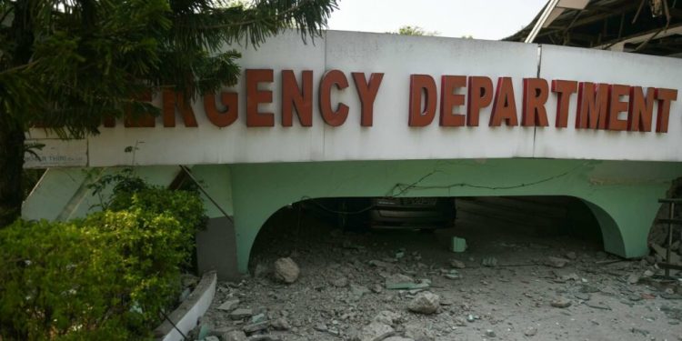 spital-bombardat-de-militari.-martorii-sustin-ca-sunt-zeci-de-victime