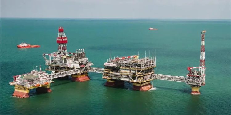 ucraina-a-atacat-cu-drone-o-platforma-petroliera-lukoil-din-marea-caspica