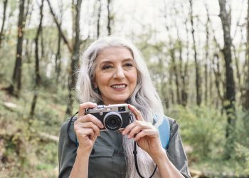 parul-alb,-un-semn-de-sanatate-boala-grava-la-care-persoanele-carunte-sunt-mai-putin-expuse-–-hotnews.ro