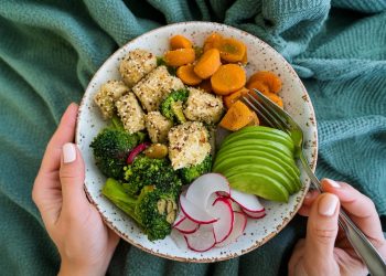 11-fructe-bogate-in-fibre-pentru-sezonul-rece-de-ce-kiwi-are-cel-mai-puternic-efect-asupra-digestiei-–-hotnews.ro