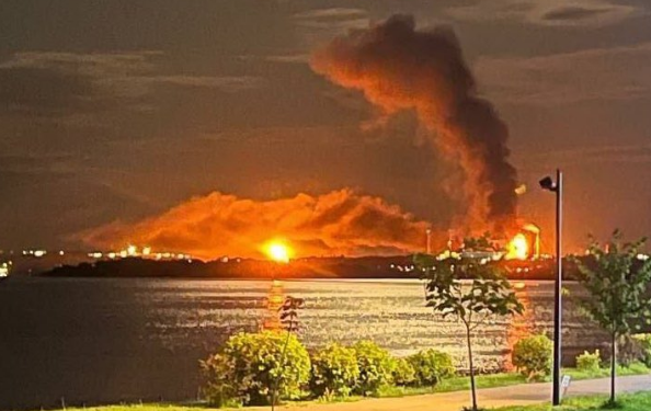 explozii-raportate-la-o-rafinarie-de-petrol-din-rusia,-in-contextul-unui-posibil-atac-cu-drone