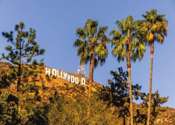 hollywoodul-intra-in-panica-in-timp-ce-paramount-si-netflix-se-lupta-pentru-warner-bros.-este-un-cosmar