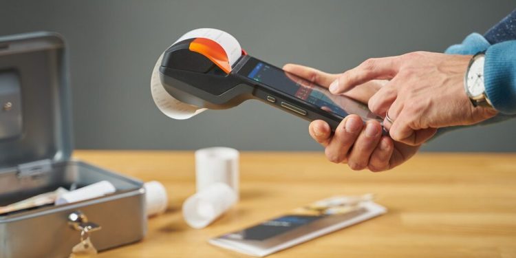 casa-de-marcat-virtuala:-cum-pot-fi-folosite-telefonul,-tableta-sau-calculatorul-pentru-incasare