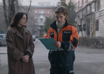 traim-intr-o-lume-in-care-copiii-nu-mai-ajung-la-inmormantarea-parintilor-interviu-cu-regizorul-care-a-transformat-o-poveste-reala-intr-un-film-despre-oamenii-care-mor-singuri-–-hotnews.ro