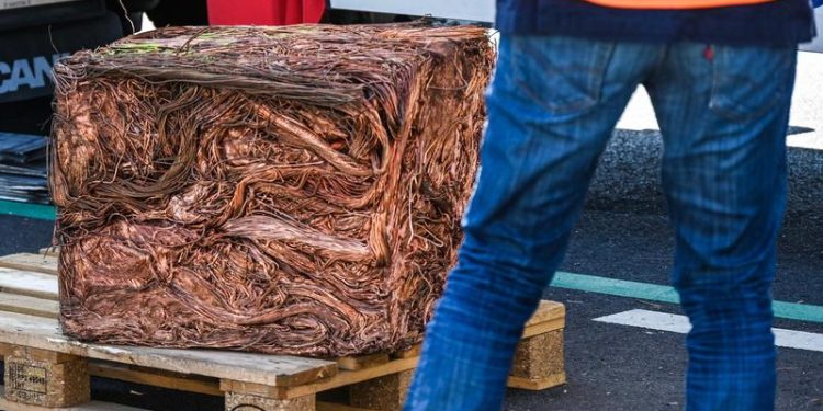 pretul-unui-metal-obisnuit-e-pe-cale-sa-urce-la-noi-maxime-stratosferice-din-cauza-stocurilor-facute-de-sua-–-hotnews.ro