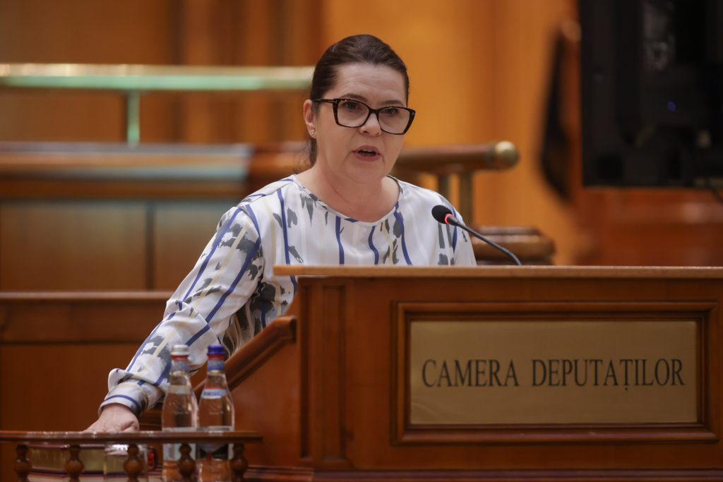 adriana-saftoiu-acuza-ca-i-a-fost-spart-contul-de-whatsapp-ce-mesaj-a-fost-transmis-catre-persoane-din-agenda-ei-telefonica-–-hotnews.ro