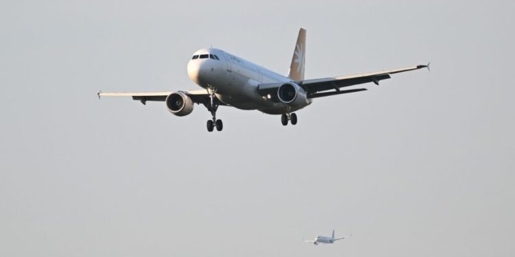 ancheta-in-sua-dupa-ce-un-avion-de-calatori-a-fost-aproape-de-o-coliziune-cu-o-aeronava-militara-care-nu-avea-activat-emitatorul