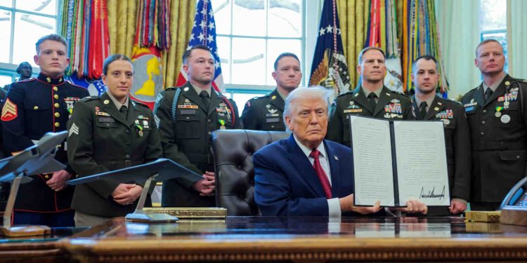 trump-declara-drogul-sintetic-care-ucide-anual-zeci-de-mii-de-americani-drept-arma-de-distrugere-in-masa,-o-miscare-fara-precedent-/-ce-inseamna-asta-–-hotnews.ro