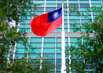 cel-mai-nou-si-avansat-portavion-chinez-a-traversat-stramtoarea-taiwanului