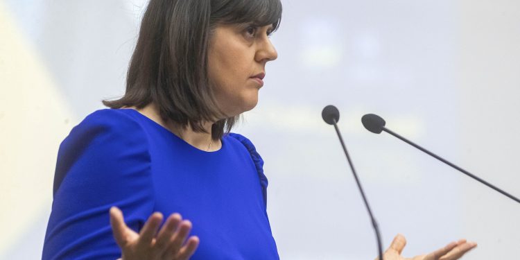 kovesi,-replica-pentru-basescu,-dupa-ce-fostul-presedinte-a-spus-ca-a-gresit-cand-a-numit-o-la-sefia-dna-–-hotnews.ro