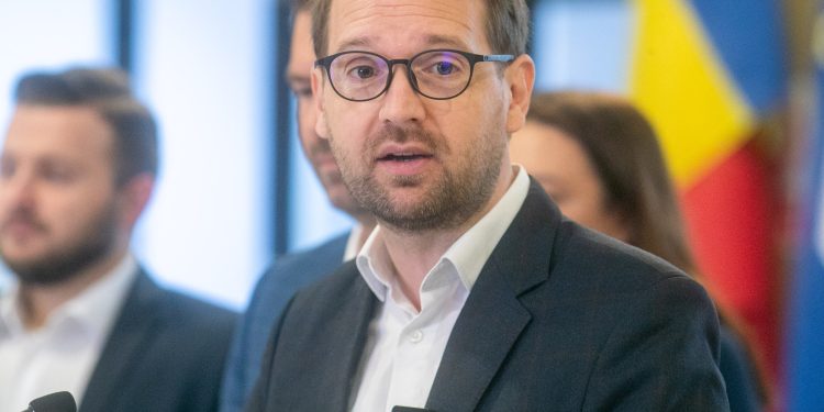 cand-va-nominaliza-usr-noul-ministru-al-apararii,-un-om-cu-greutate-politica-si-care-stie-despre-ce-vorbeste-–-hotnews.ro