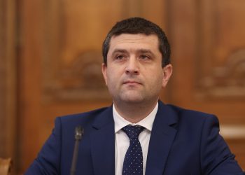 radu-miruta,-dupa-ce-a-fost-propus-la-aparare:-uitati-va-la-studiile-fostilor-ministri-si-la-ale-mele-fiecare-poate-face-o-comparatie-–-hotnews.ro