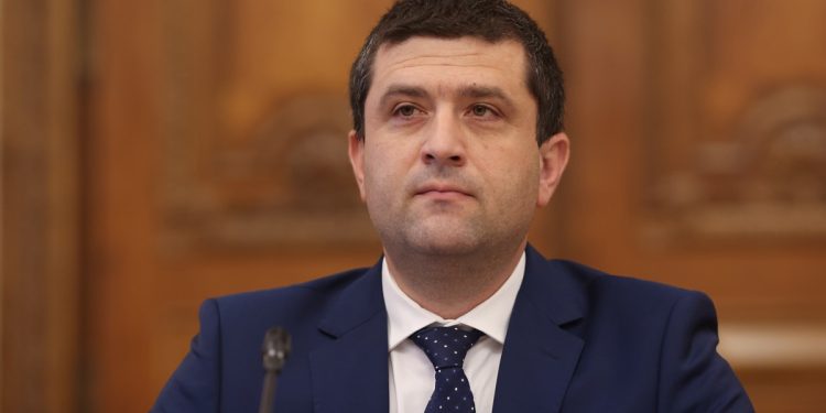 radu-miruta,-dupa-ce-a-fost-propus-la-aparare:-uitati-va-la-studiile-fostilor-ministri-si-la-ale-mele-fiecare-poate-face-o-comparatie-–-hotnews.ro