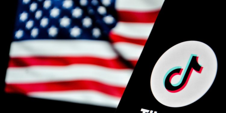tiktok-pune-capat-unei-saga-de-peste-un-an-si-semneaza-acordul-care-sa-o-salveze-de-la-interzicere-in-sua-–-hotnews.ro