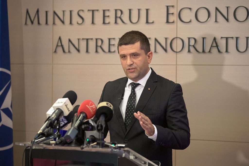 ministru,-intrebat-despre-locuinta-sa:-nu-ma-mut-ca-tiganul-cu-cortul-/-intr-o-lume-civilizata,-o-astfel-de-declaratie-duce-catre-demitere,-explica-un-sociolog-–-hotnews.ro