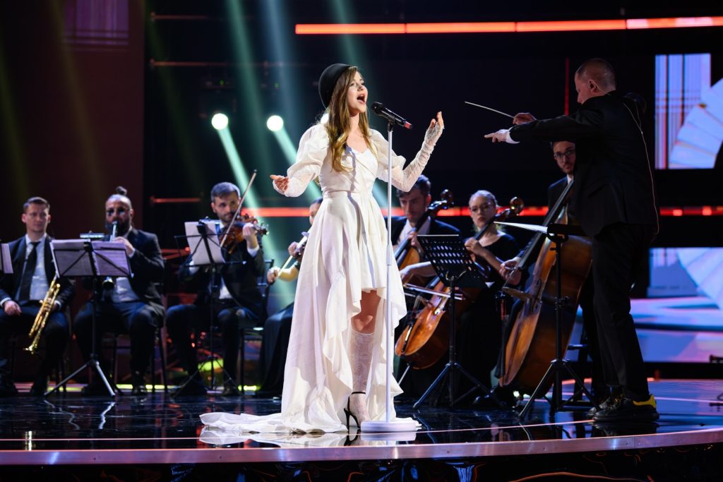 cine-este-alessia-pop,-castigatoarea-finalei-vocea-romaniei-2025-–-hotnews.ro