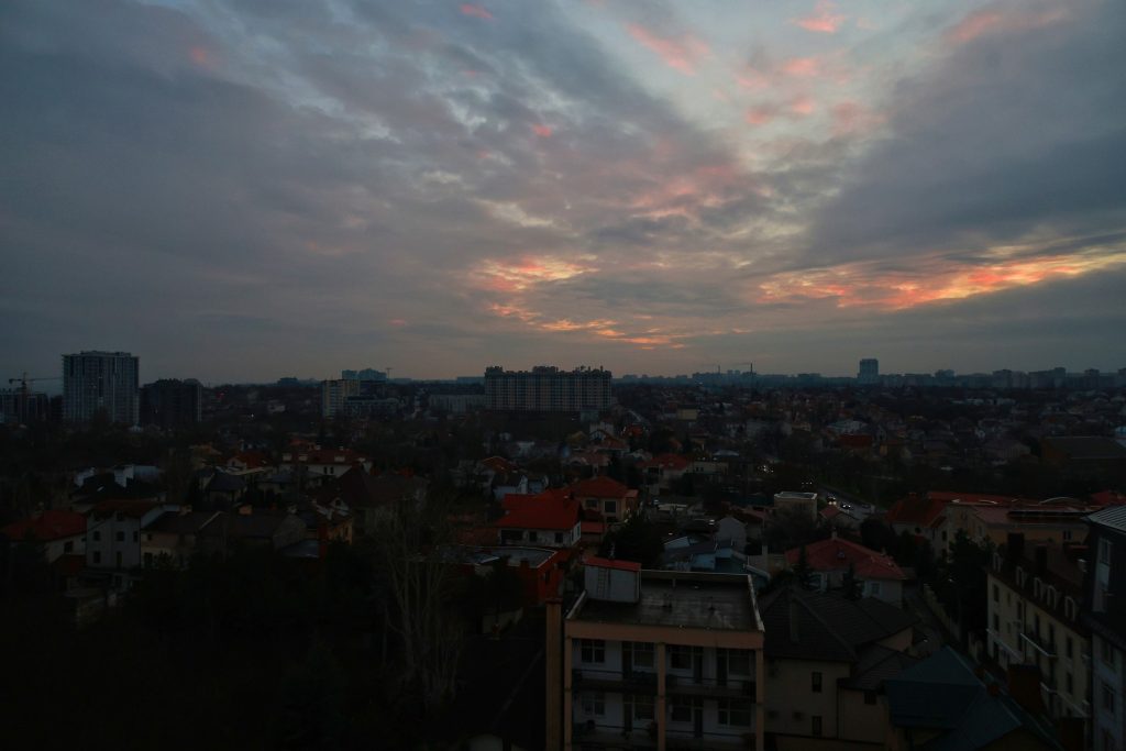 bombardament-cu-rachete-balistice-asupra-portului-odesa-unul-dintre-cele-mai-mari-atacuri-de-la-inceputul-razboiului-–-hotnews.ro