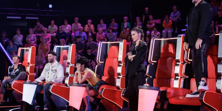 castigator-finala-vocea-romaniei-2025-–-finala-de-pe-protv-a-fost-castigata-de-alessia-pop,-antrenor-tudor-chirila-–-cea-mai-audiata-emisiune-din-romania,-tara-cu-cel-mai-mare-timp-petrecut-la-tv-din-europa-–-hotnews.ro