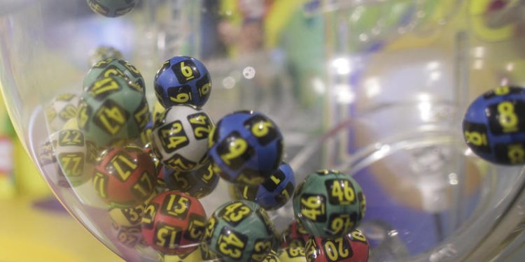 tragerile-loto-speciale-de-craciun-cu-premii-suplimentare-report-la-loto-6/49-la-categoria-i-de-peste-1,46-milioane-de-euro-–-hotnews.ro