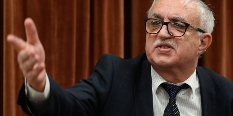 fost-presedinte-al-ccr:-referendum-pe-profesii-nu-exista-in-romania-si-nu-poate-fi-organizat-legal