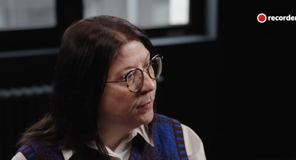 judecatoarea-care-apare-in-documentarul-recorder-avertizeaza-asupra-unui-conflict-de-interese,-chiar-in-ziua-discutiilor-de-la-cotroceni:-au-sustinut-modificarile-nocive-ale-legilor-justitiei-si-acum-sustin-status-quo-ul-–-hotnews.ro