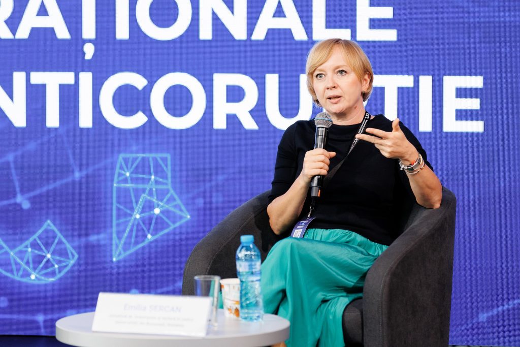 emilia-sercan,-dupa-ce-marilen-pirtea-a-fost-vehiculat-pentru-sefia-ministerului-educatiei:-poate-bolojan-l-a-luat-in-calcul-pentru-ca-nu-a-stiut-despre-plagiatele-sale-–-hotnews.ro