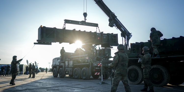 varsovia,-primul-oras-din-lume-complet-protejat-de-un-sistem-integrat-de-aparare-aeriana,-dupa-ce-polonia-a-atins-capacitatea-operationala-completa-a-sistemului-patriot-ambasadorul-sua:-nimeni-nu-ar-trebui-sa-se-puna-cu-polonia-–-hotnews.ro