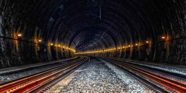 cel-mai-lung-tunel-feroviar-din-lume-va-trece-prin-mijlocul-unui-munte-si-va-lega-doua-orase-europene.-pretul:-25-de-miliarde-de-euro