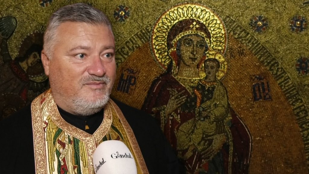 craciunul,-sarbatoarea-familiei.-parintele-gabriel-cazacu:-„fiecare-dintre-noi-simtim-ca,-in-aceasta-perioada,-trebuie-sa-facem-bine”