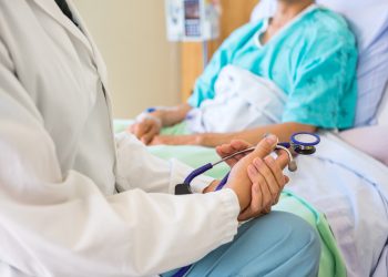 avertismentul-unui-medic,-dupa-primul-deces-de-gripa-din-acest-sezon-avem-70-80-de-pacienti-cu-gripa-in-fiecare-zi,-poate-chiar-si-mai-mult-–-hotnews.ro