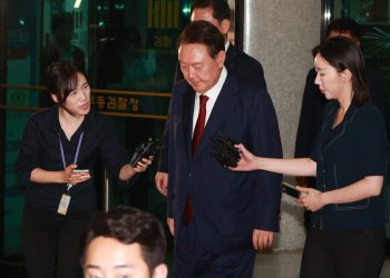 procurorii-cer-10-ani-de-inchisoare-pentru-fostul-presedinte-sud-coreean-yoon-suk-yeol