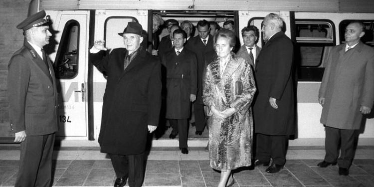 interviu-la-36-de-ani-de-la-impuscarea-lui-nicolae-ceausescu,-valul-nostalgic-comunist-e-tot-mai-puternic-cum-arata-insa-viata-de-zi-cu-zi-a-nomenclaturii-comuniste,-dincolo-de-propaganda-de-pe-tiktok-din-aceste-zile-–-hotnews.ro