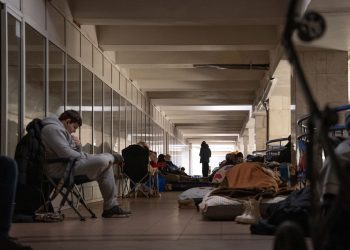 rusii-au-bombardat-masiv,-toata-noaptea,-ucraina-cu-rachete-hipersonice,-balistice-si-de-croaziera,-inainte-de-intalnirea-zelenski-trump-explozii-puternice-la-kiev-–-hotnews.ro